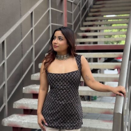 Black backless kurti